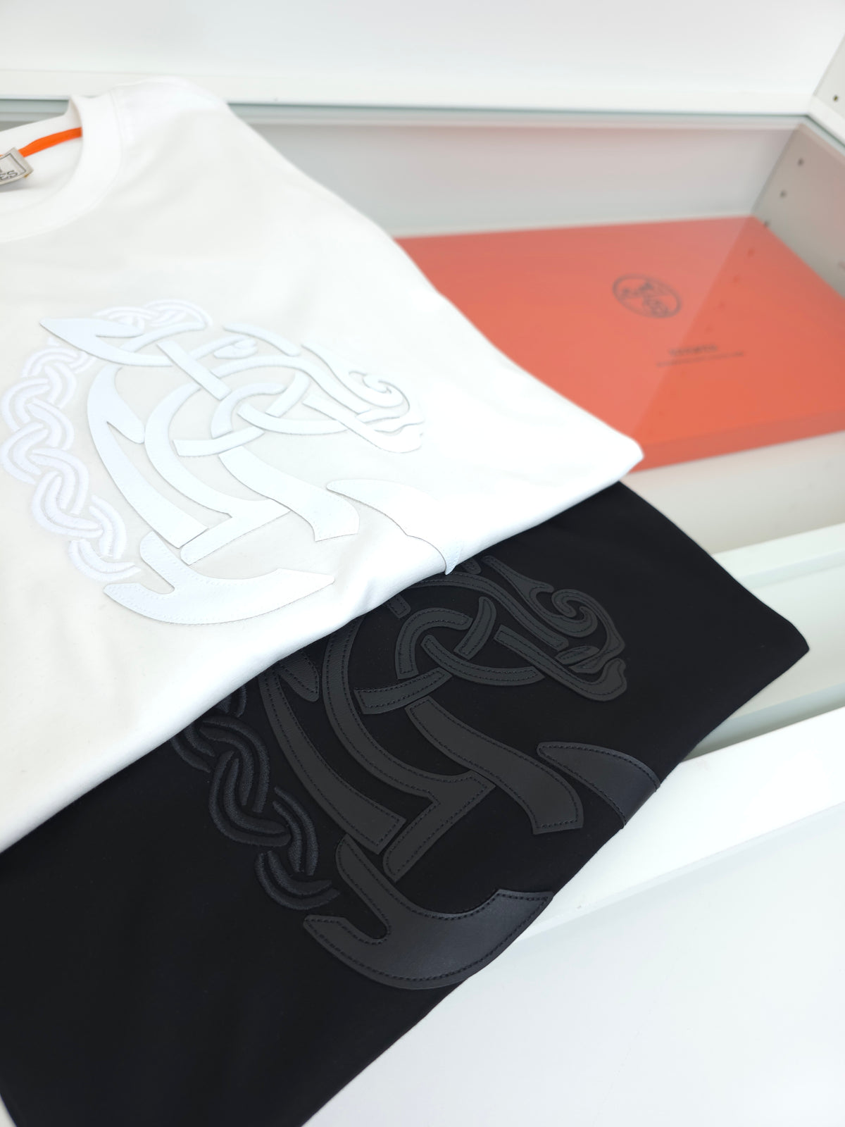 Black and White T-shirt - FashionHype.xyz