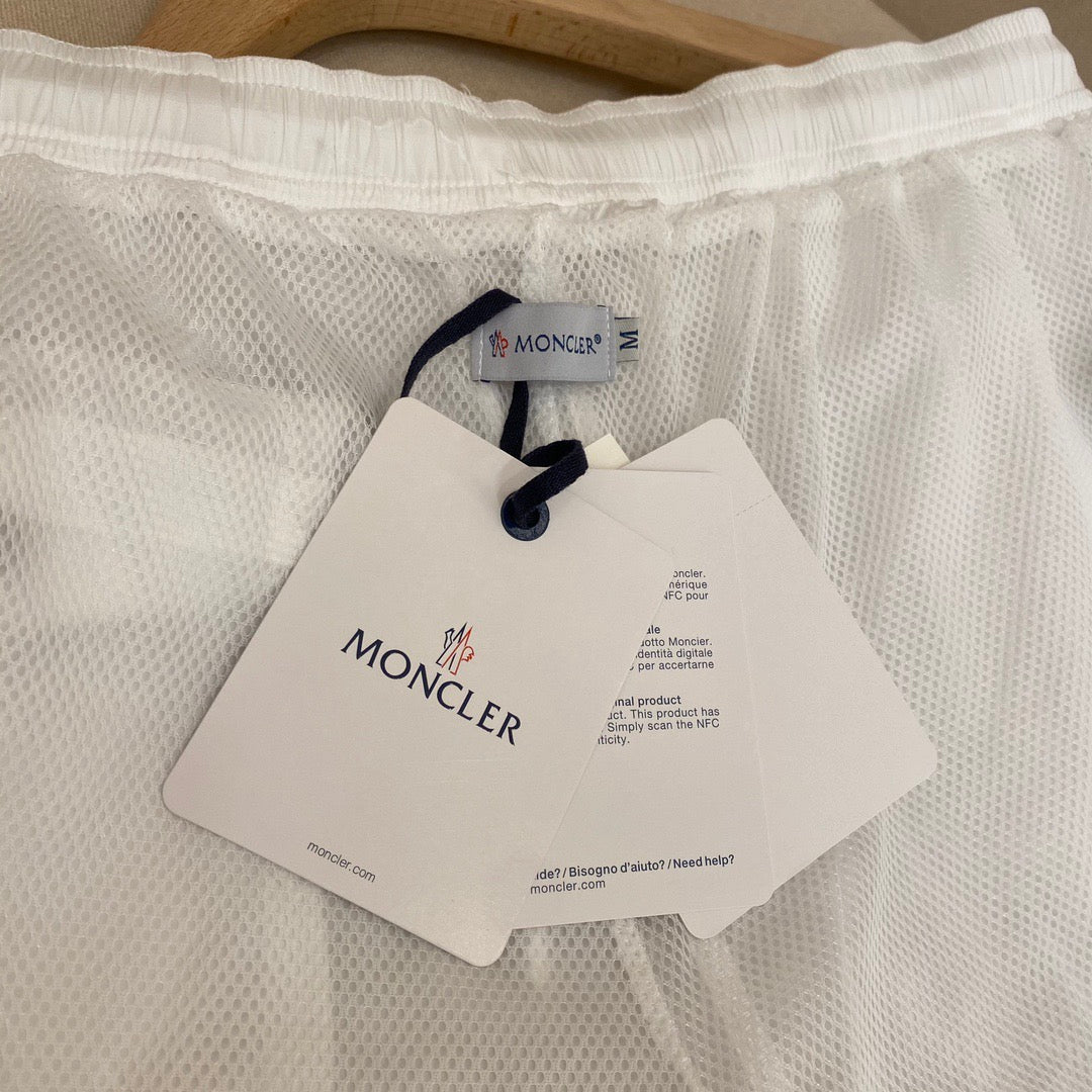 White Short - FashionHype.xyz