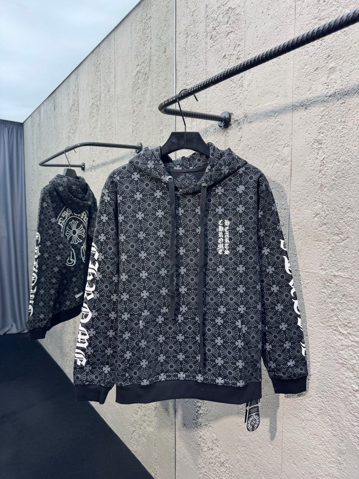 Black Hoodie - FashionHype.xyz