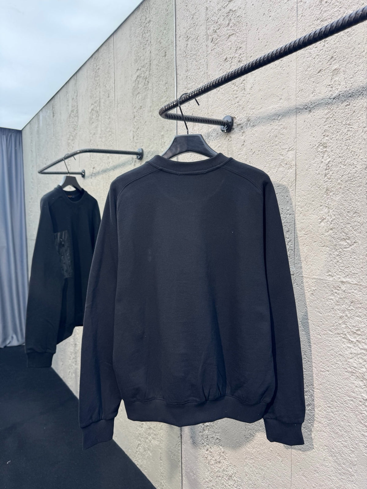 Black Sweatshirt - FashionHype.xyz