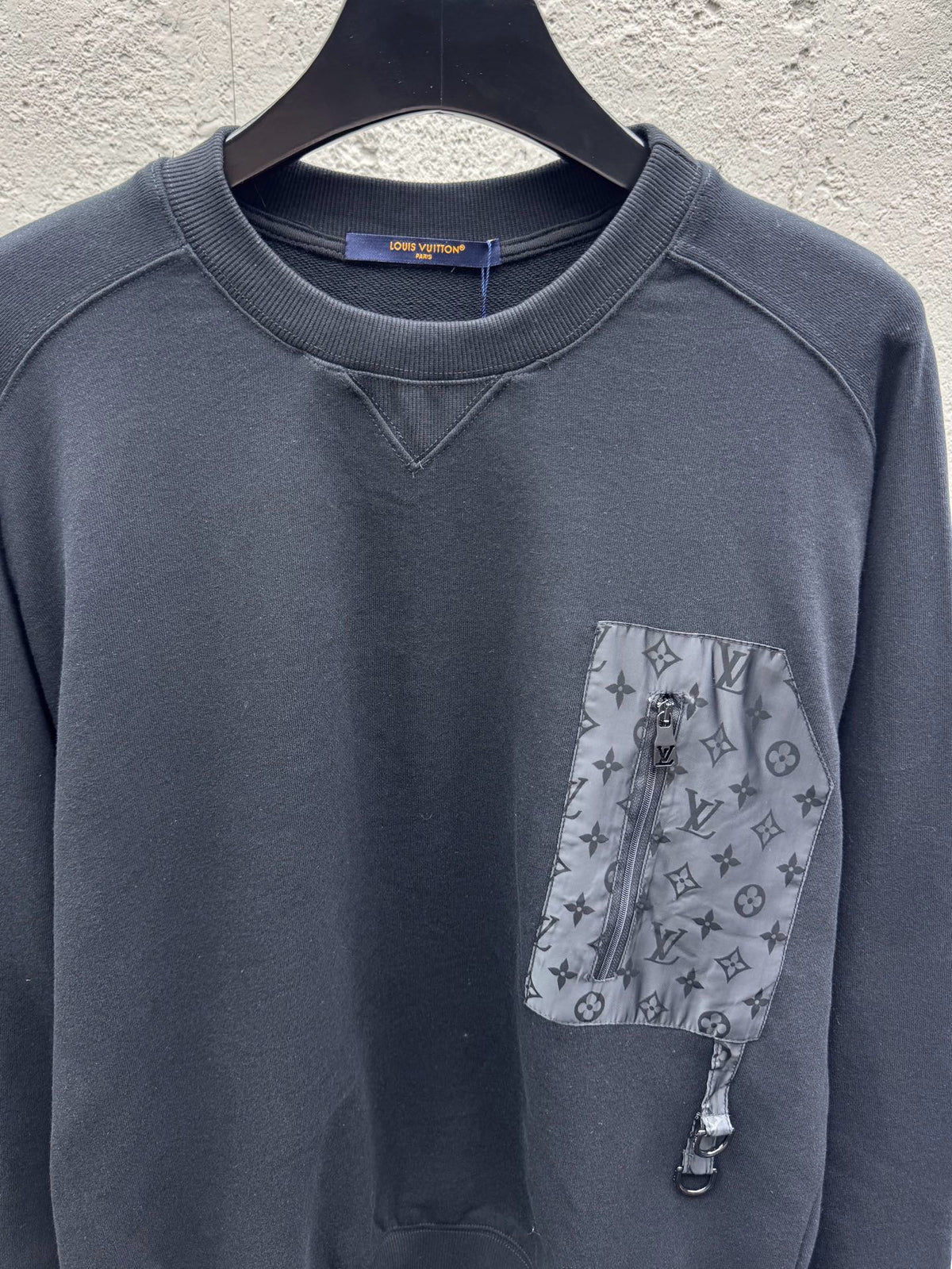 Black Sweatshirt - FashionHype.xyz