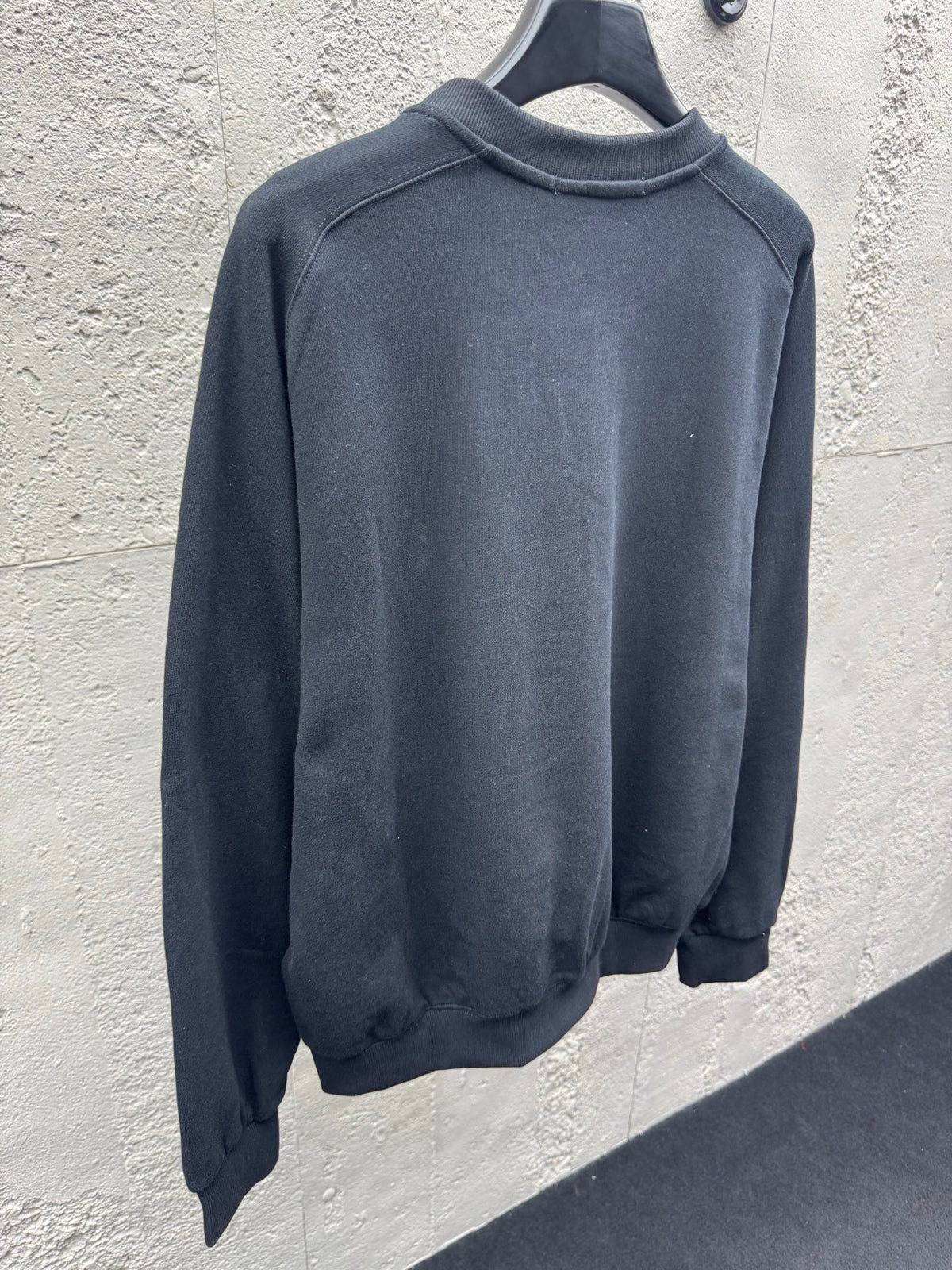 Black Sweatshirt - FashionHype.xyz