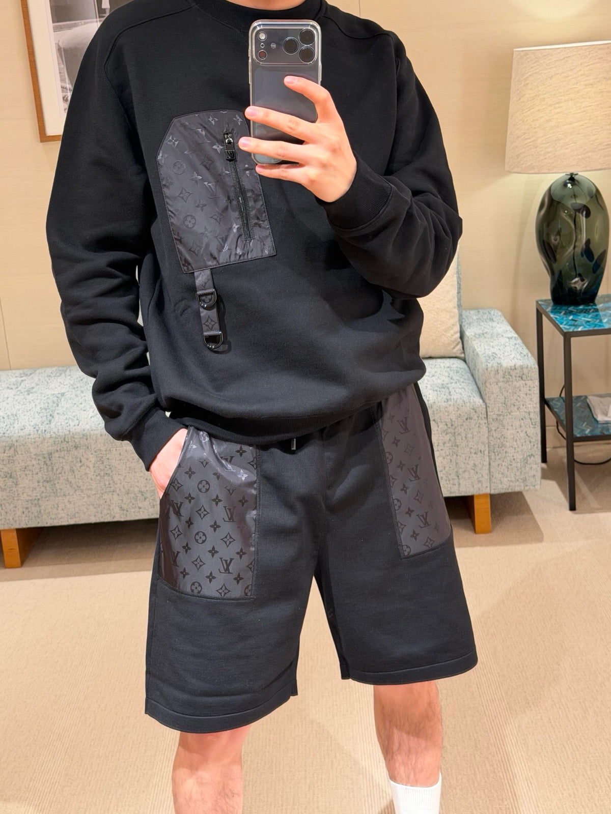 Black Sweatshirt - FashionHype.xyz