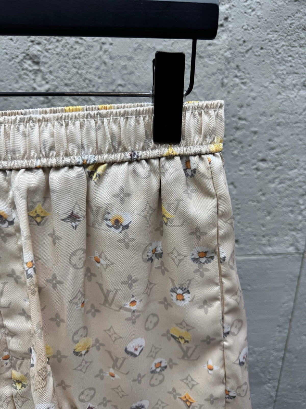 Beige Short - FashionHype.xyz