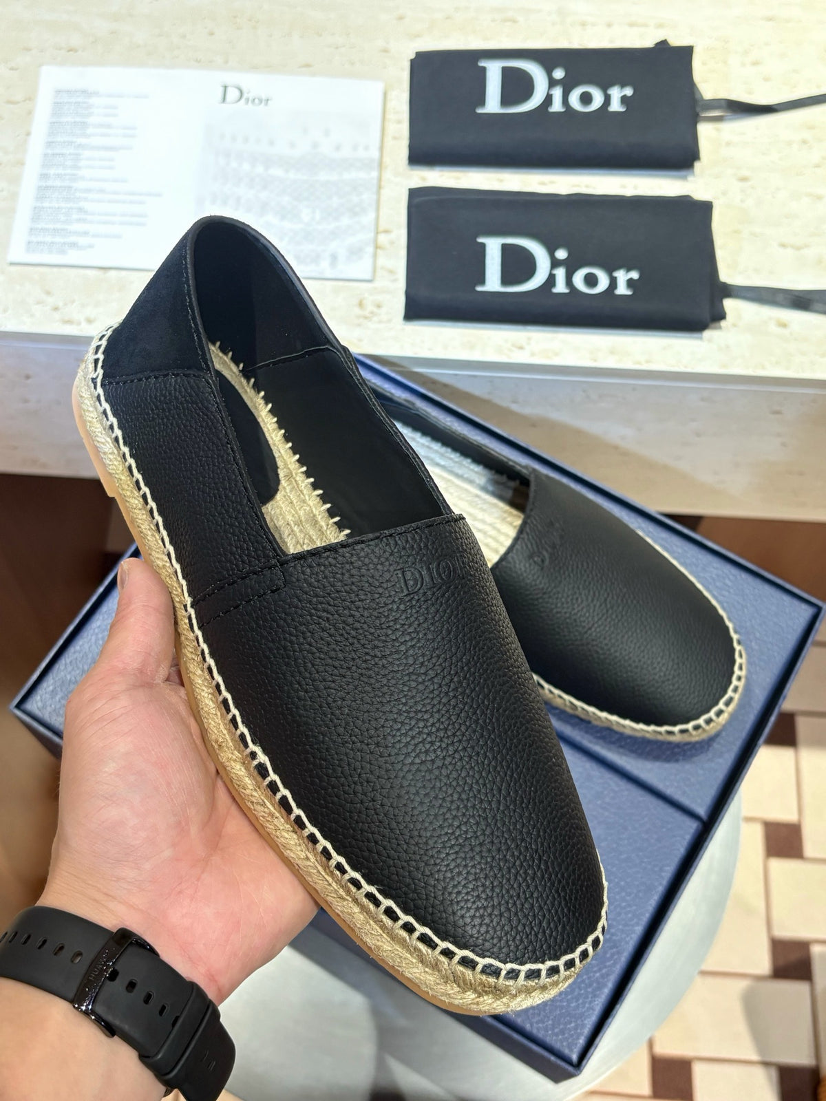 Black Shoes - FashionHype.xyz