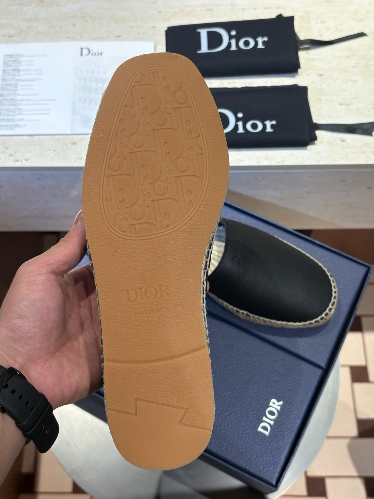 Black Shoes - FashionHype.xyz