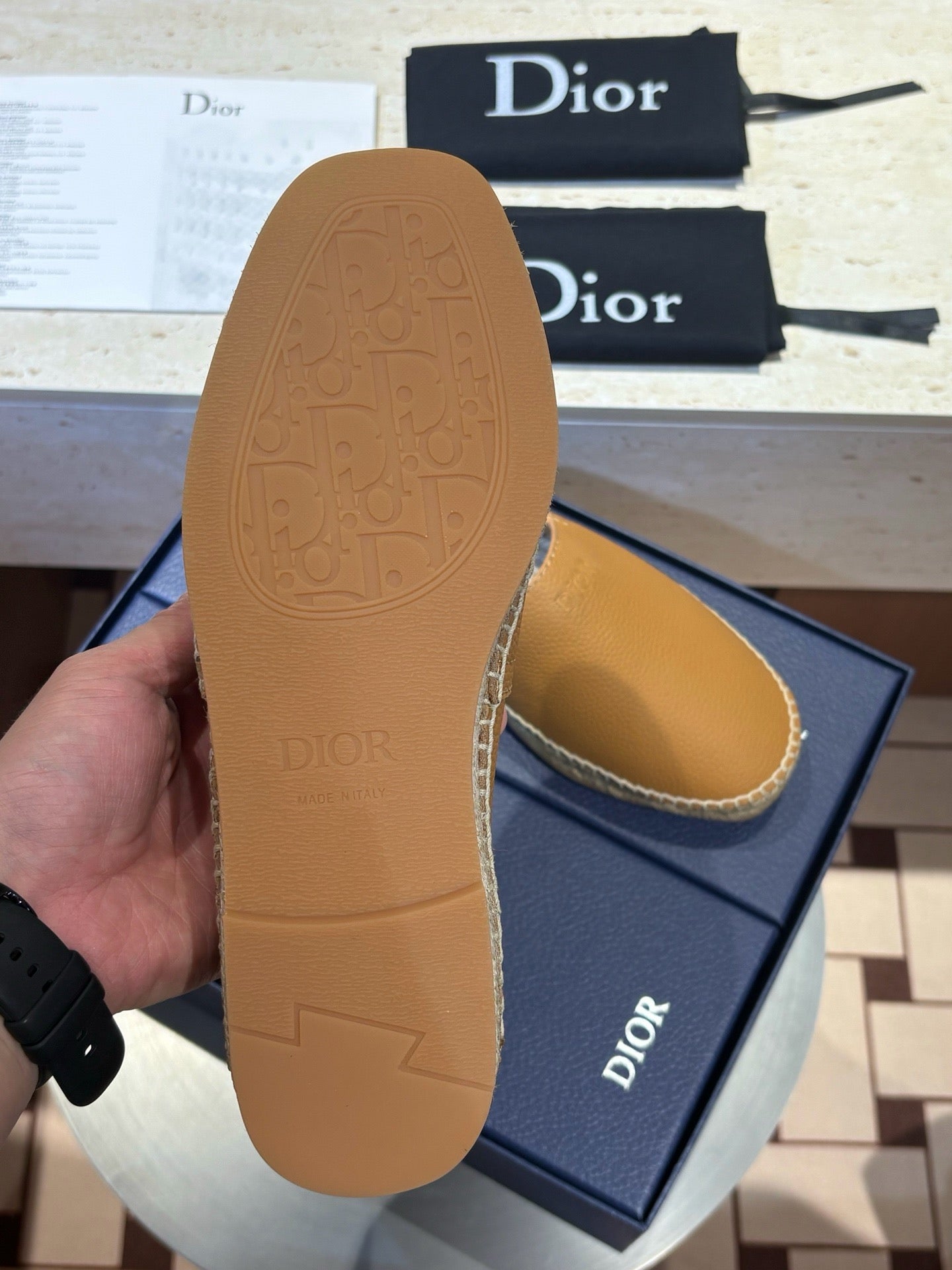 Black Shoes - FashionHype.xyz