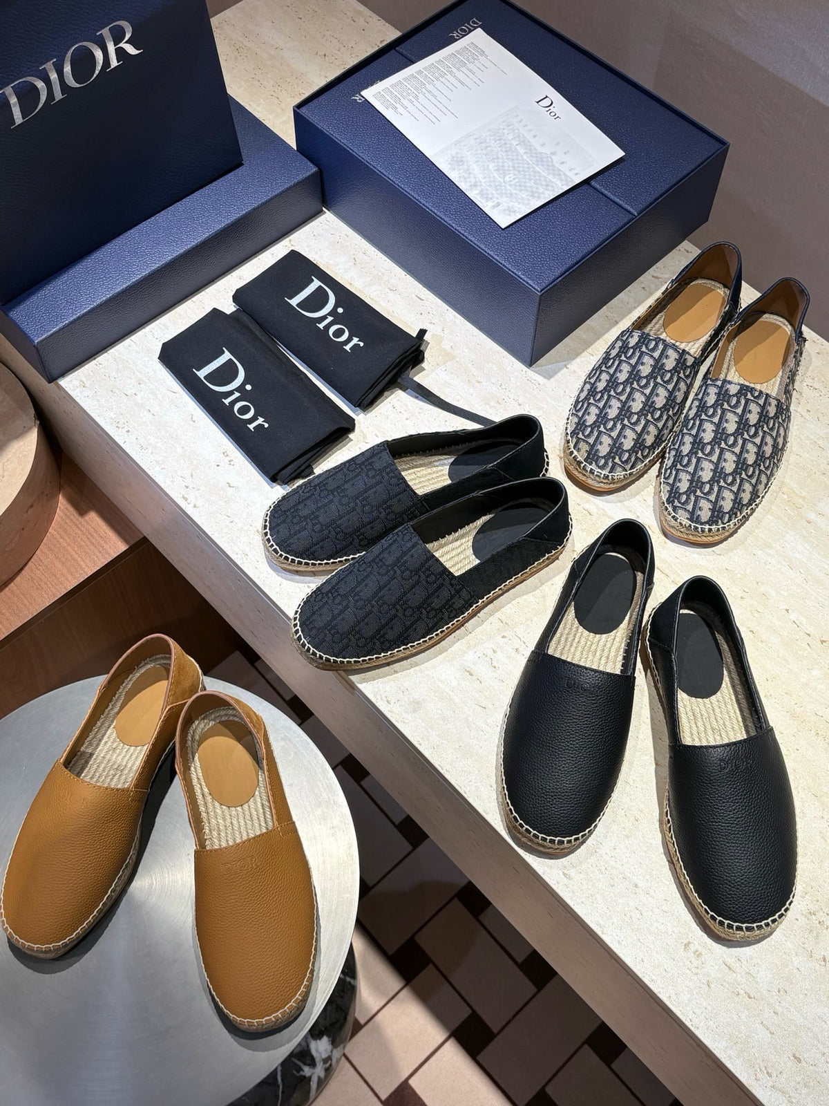Black Shoes - FashionHype.xyz