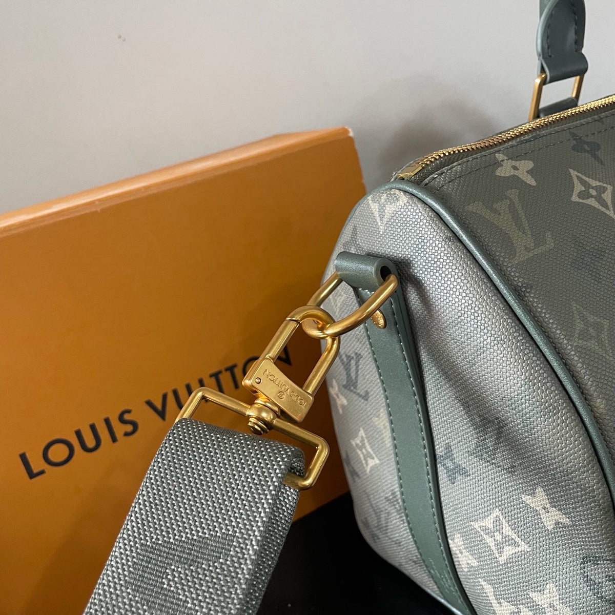 Grey Bag - FashionHype.xyz