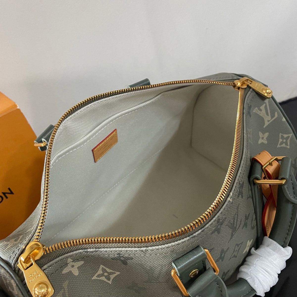 Grey Bag - FashionHype.xyz