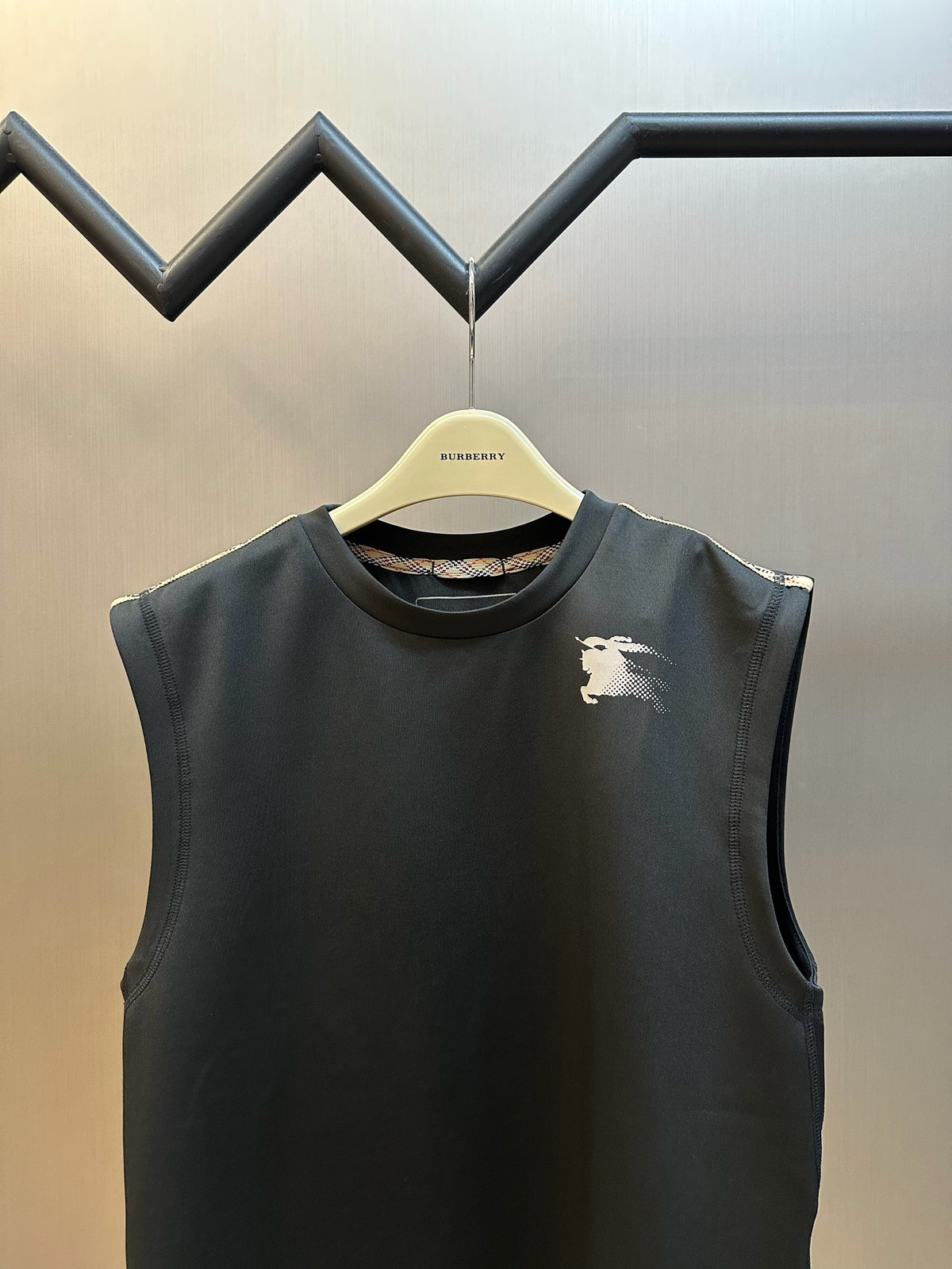 Black Vest - FashionHype.xyz