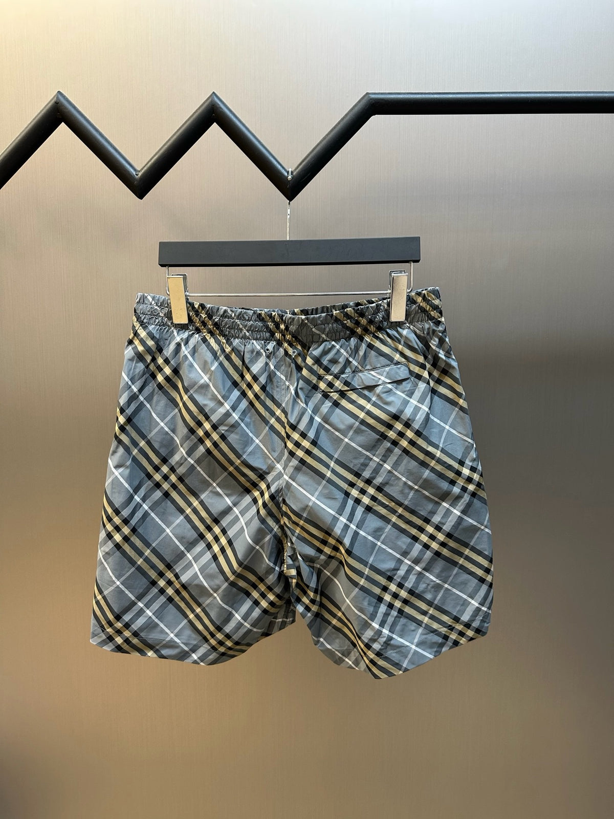 Multi-color Short