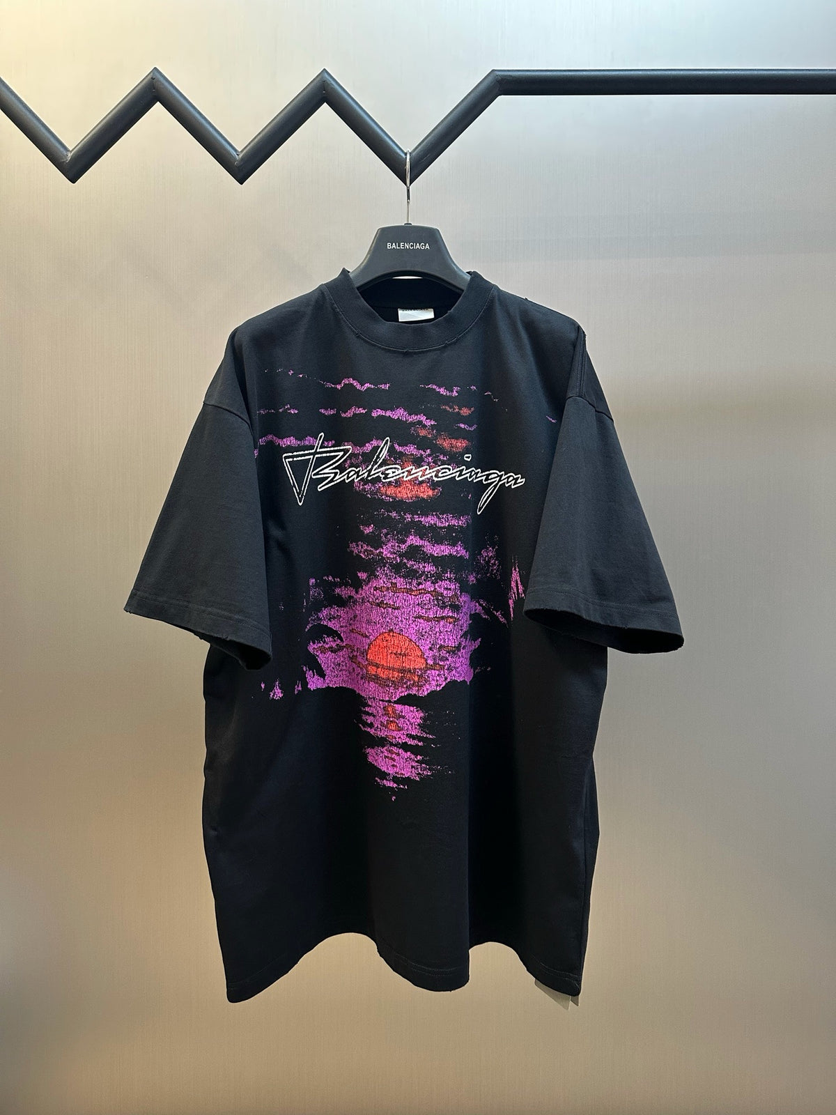 Black T-shirt - FashionHype.xyz