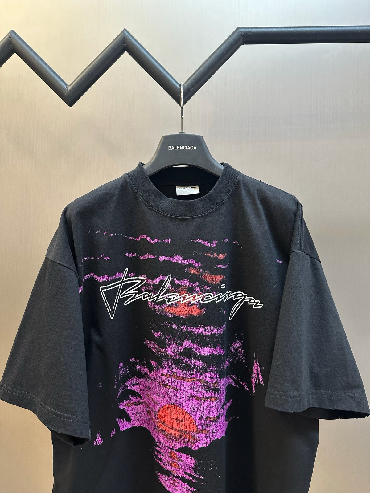 Black T-shirt - FashionHype.xyz