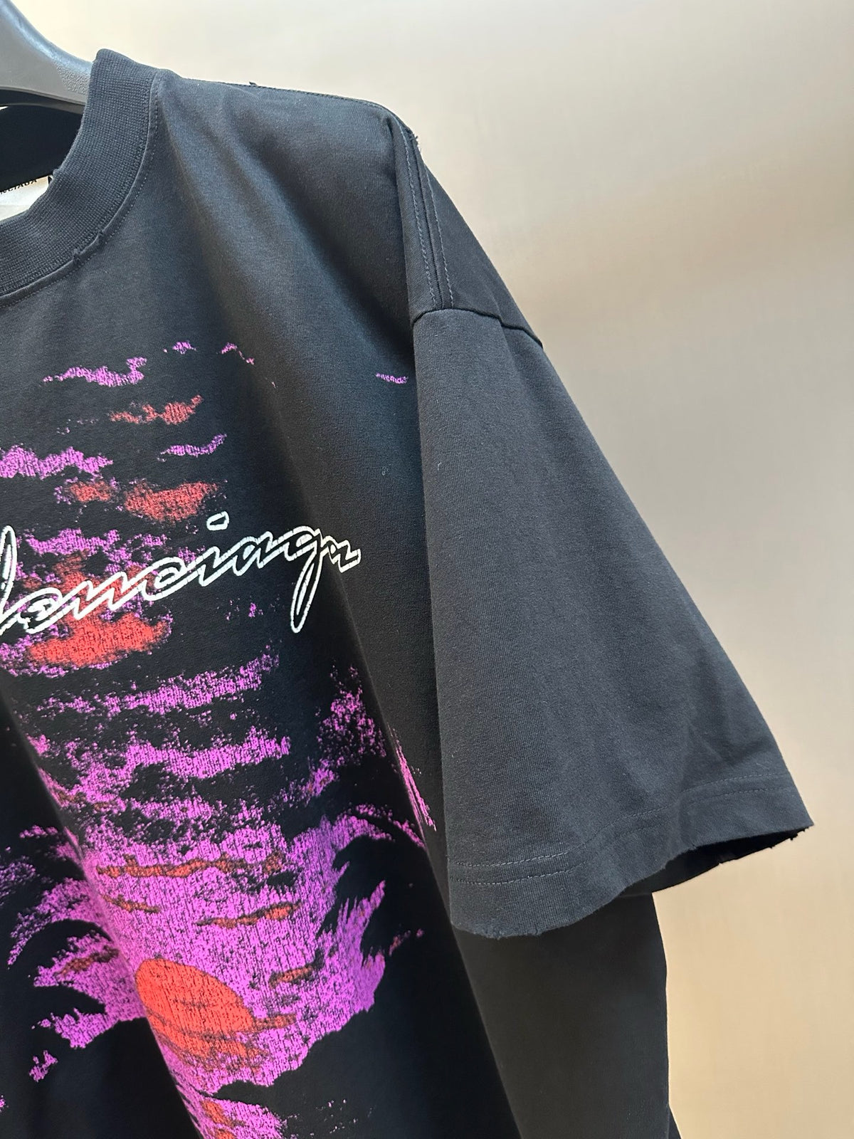 Black T-shirt - FashionHype.xyz