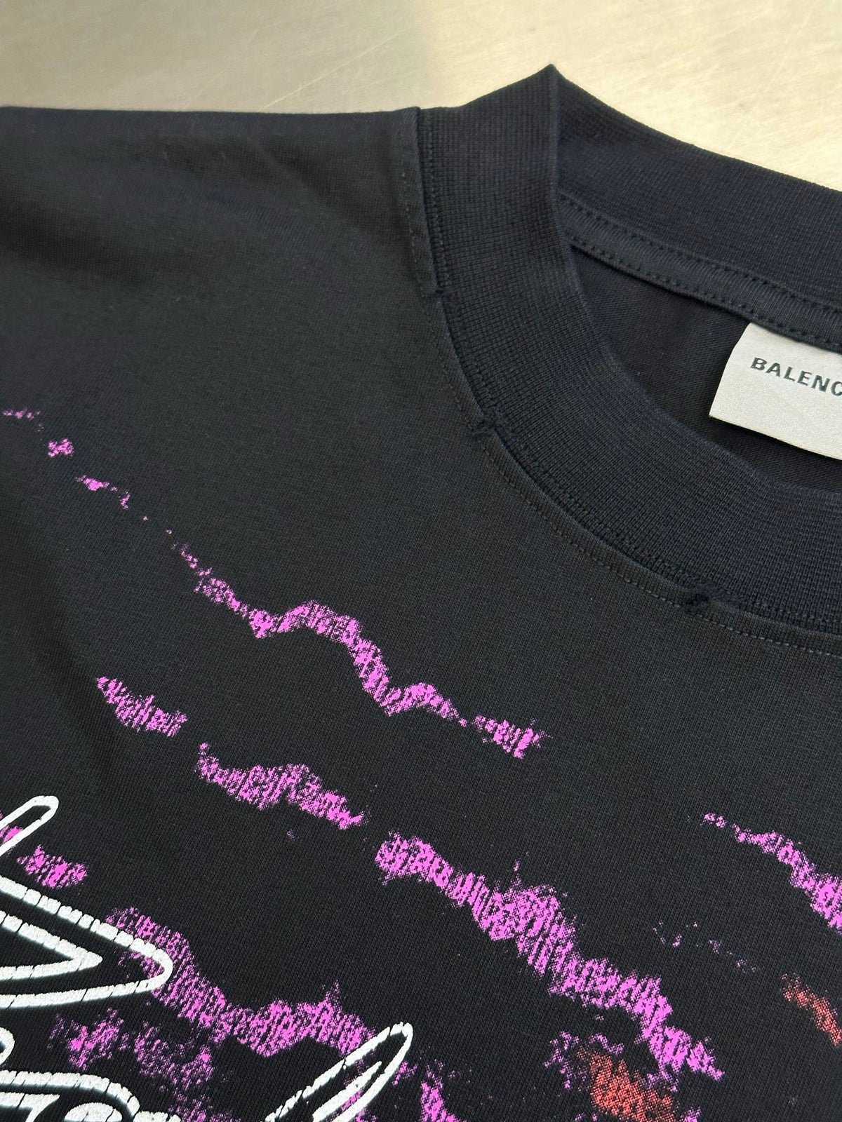 Black T-shirt - FashionHype.xyz