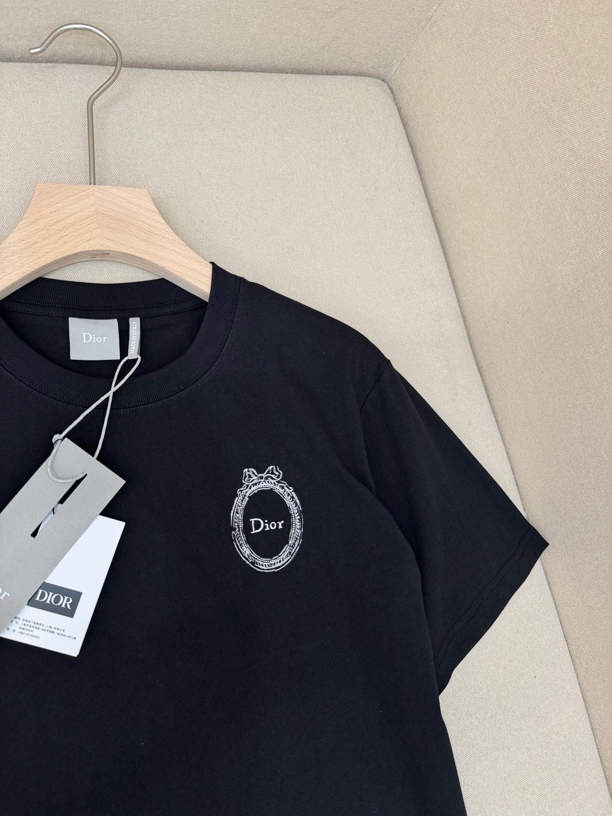 Black and White T-shirt - FashionHype.xyz