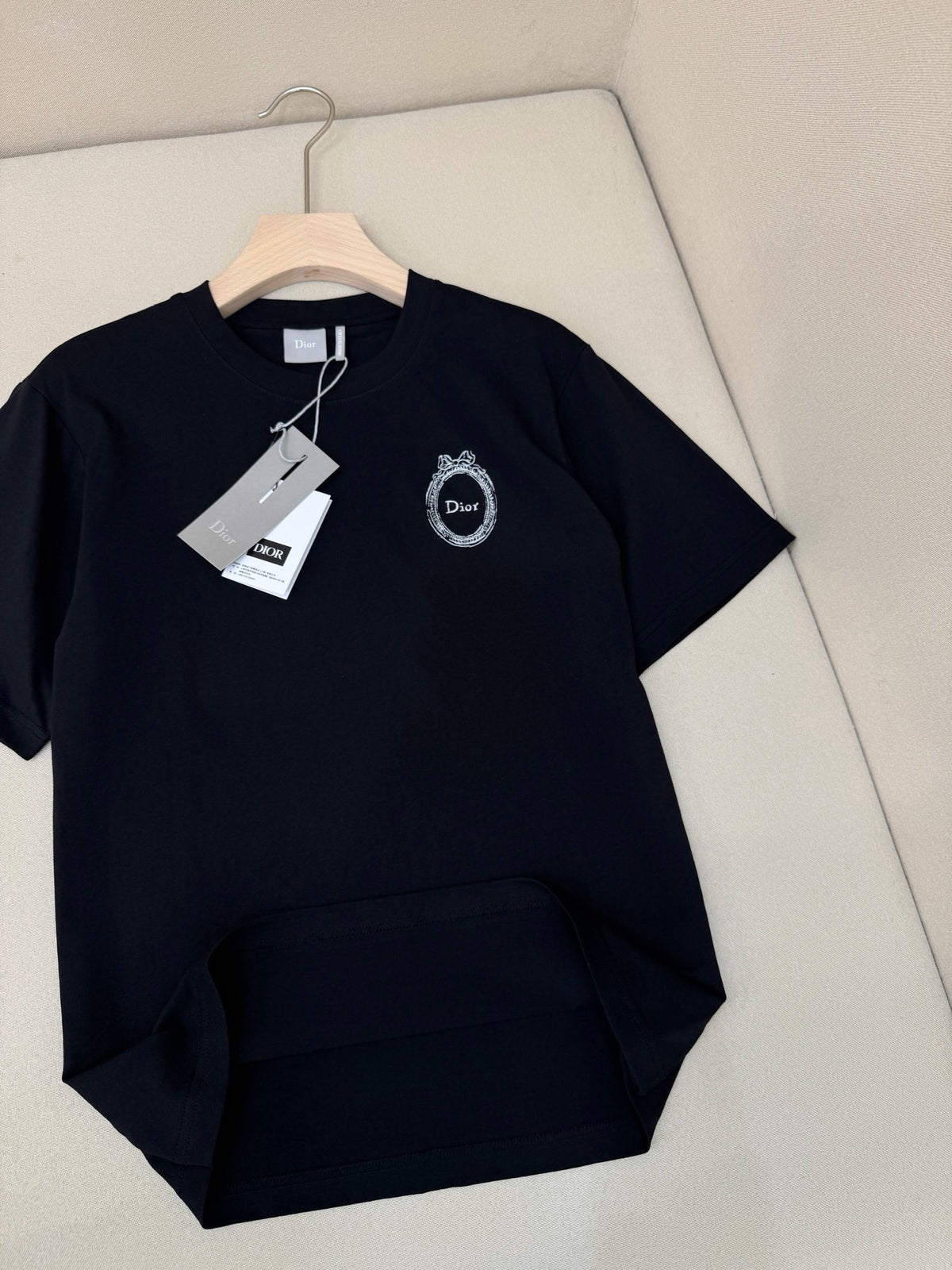 Black and White T-shirt - FashionHype.xyz