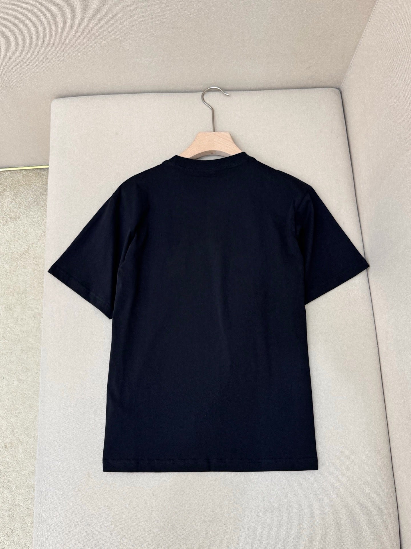 Black and White T-shirt - FashionHype.xyz
