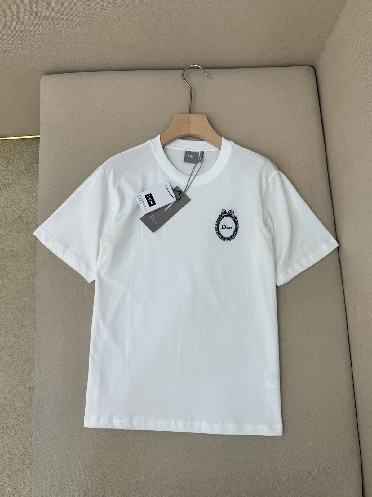 Black and White T-shirt - FashionHype.xyz