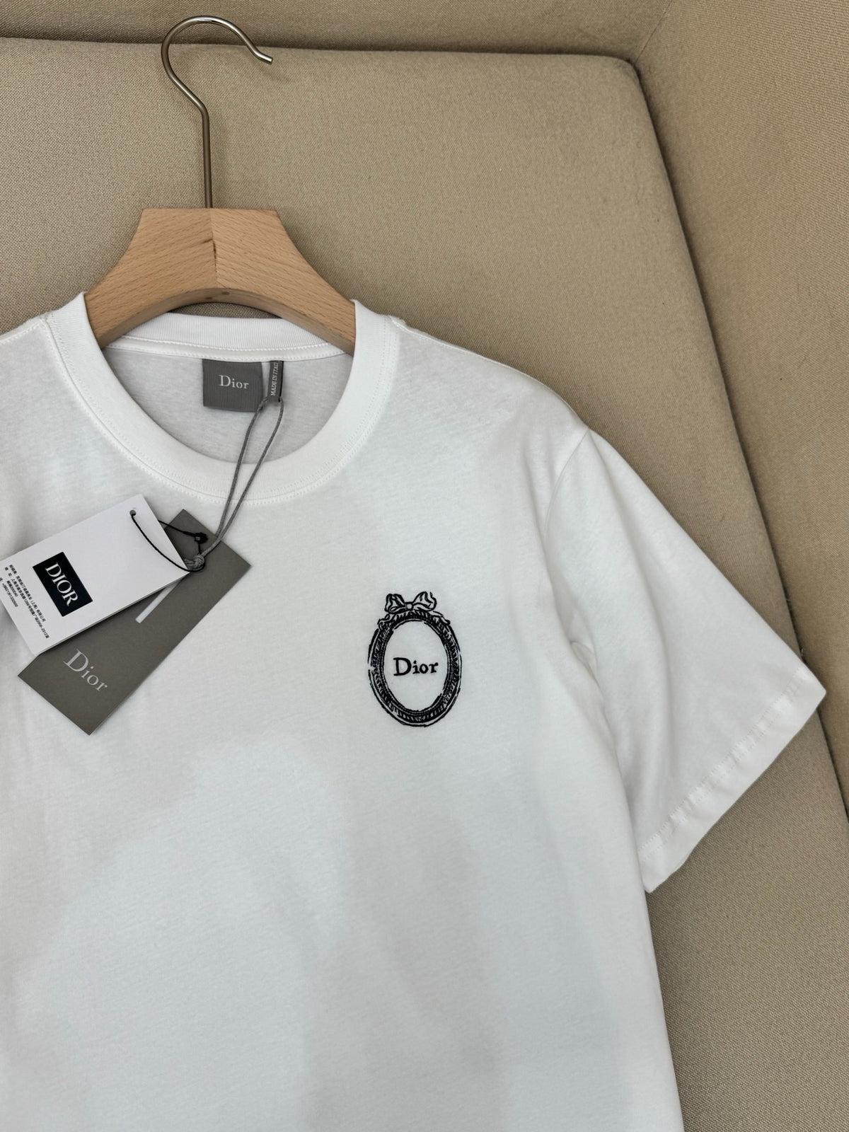 Black and White T-shirt - FashionHype.xyz