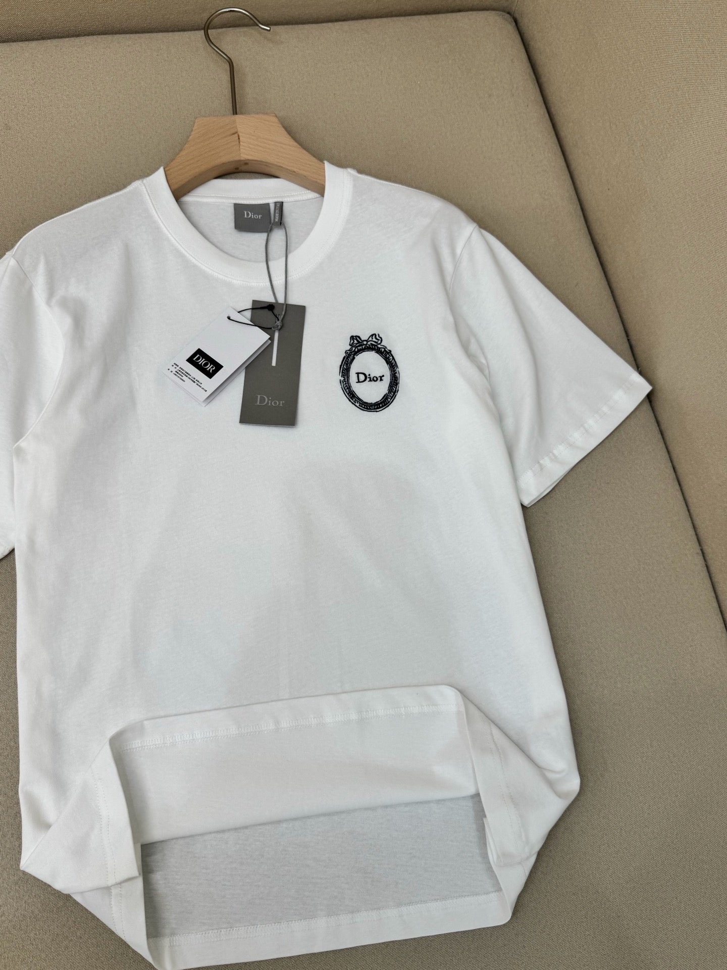 Black and White T-shirt - FashionHype.xyz