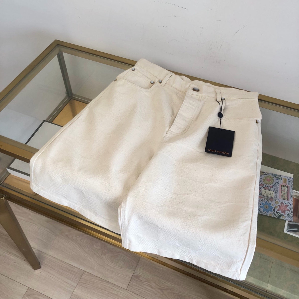 Off-white Short
