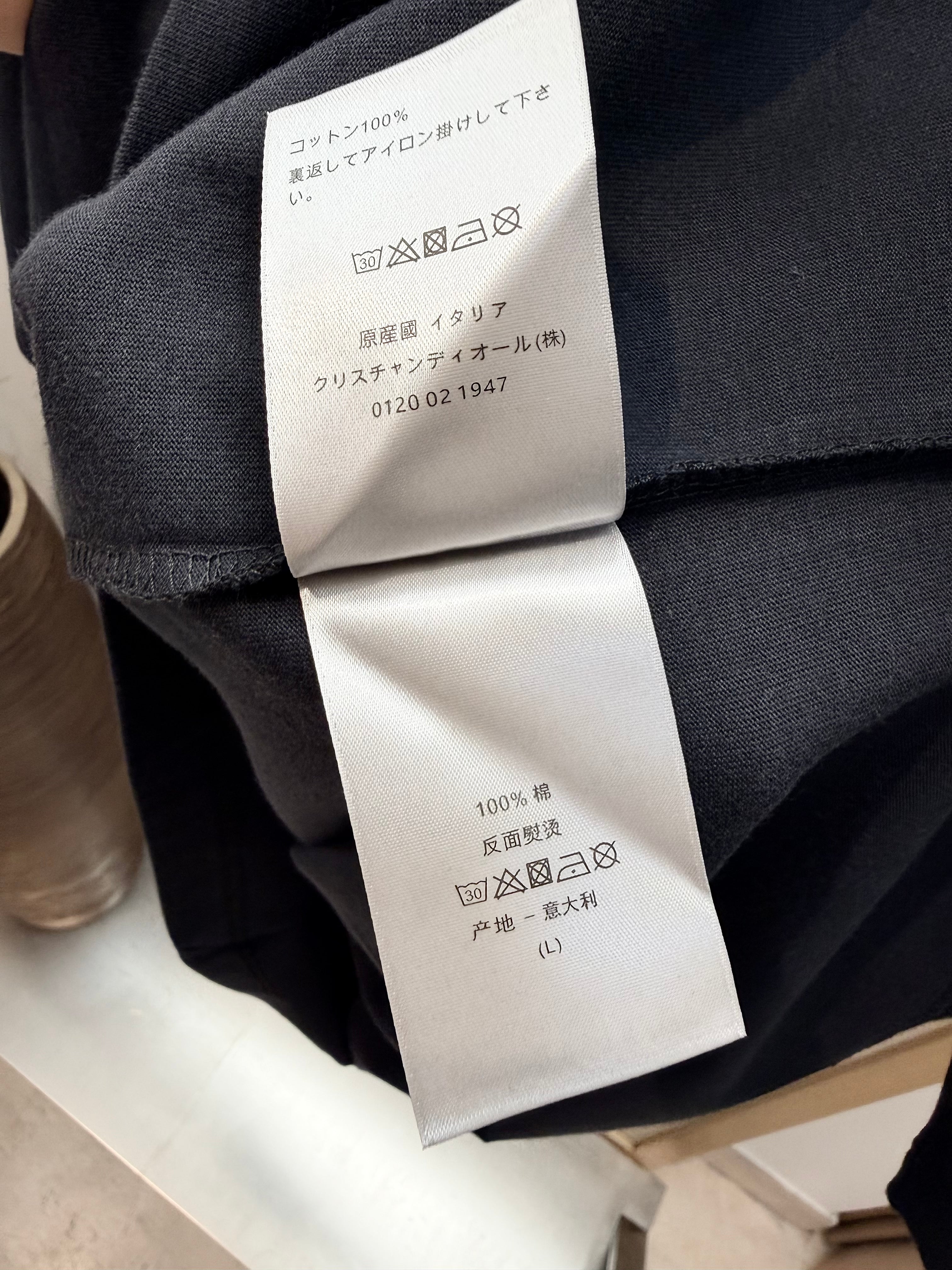 Black and White T-shirts - FashionHype.xyz
