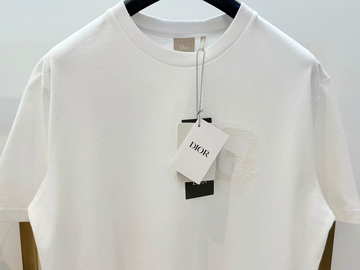 Black and White T-shirts - FashionHype.xyz