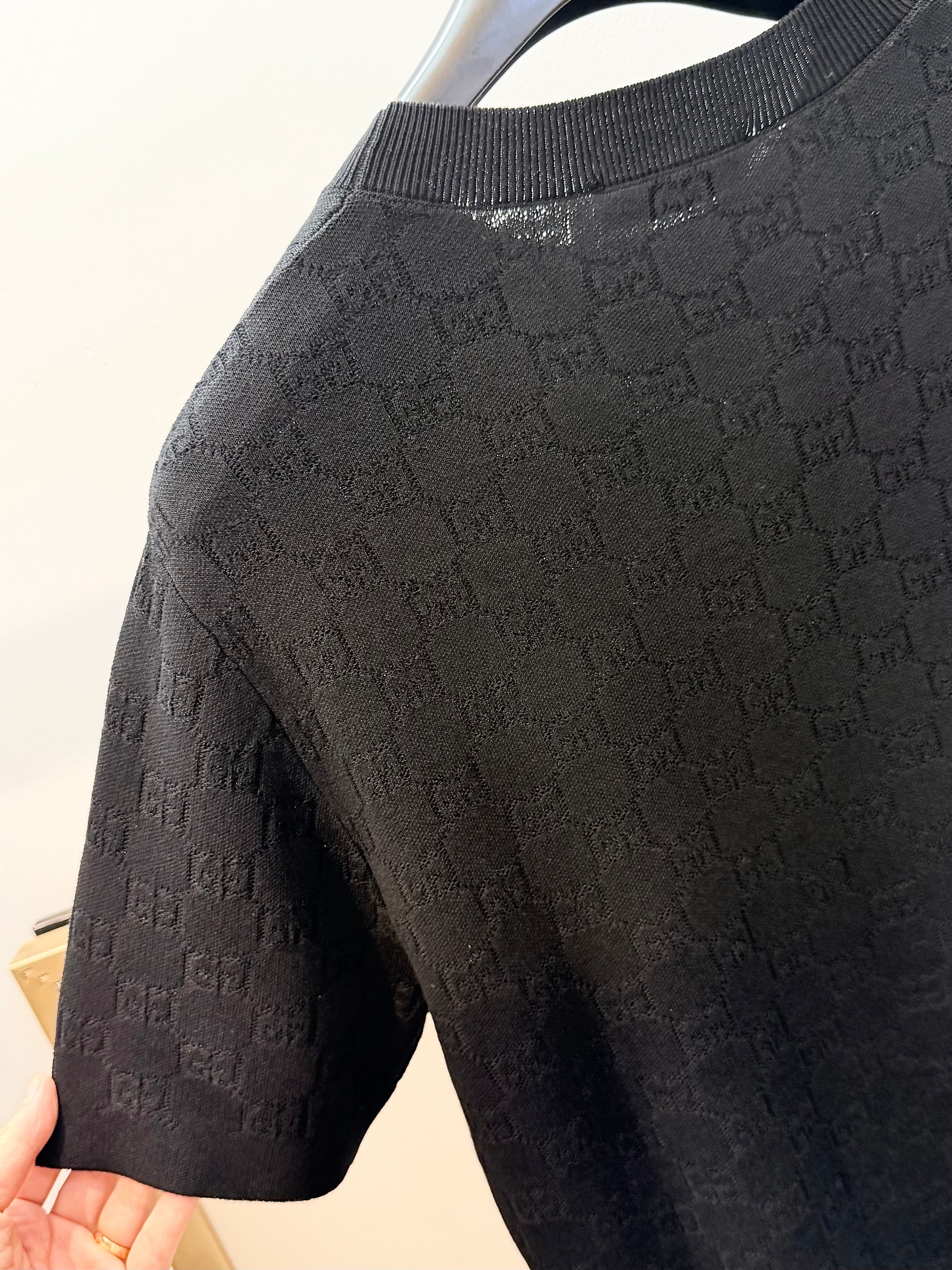 Black and White T-shirts - FashionHype.xyz