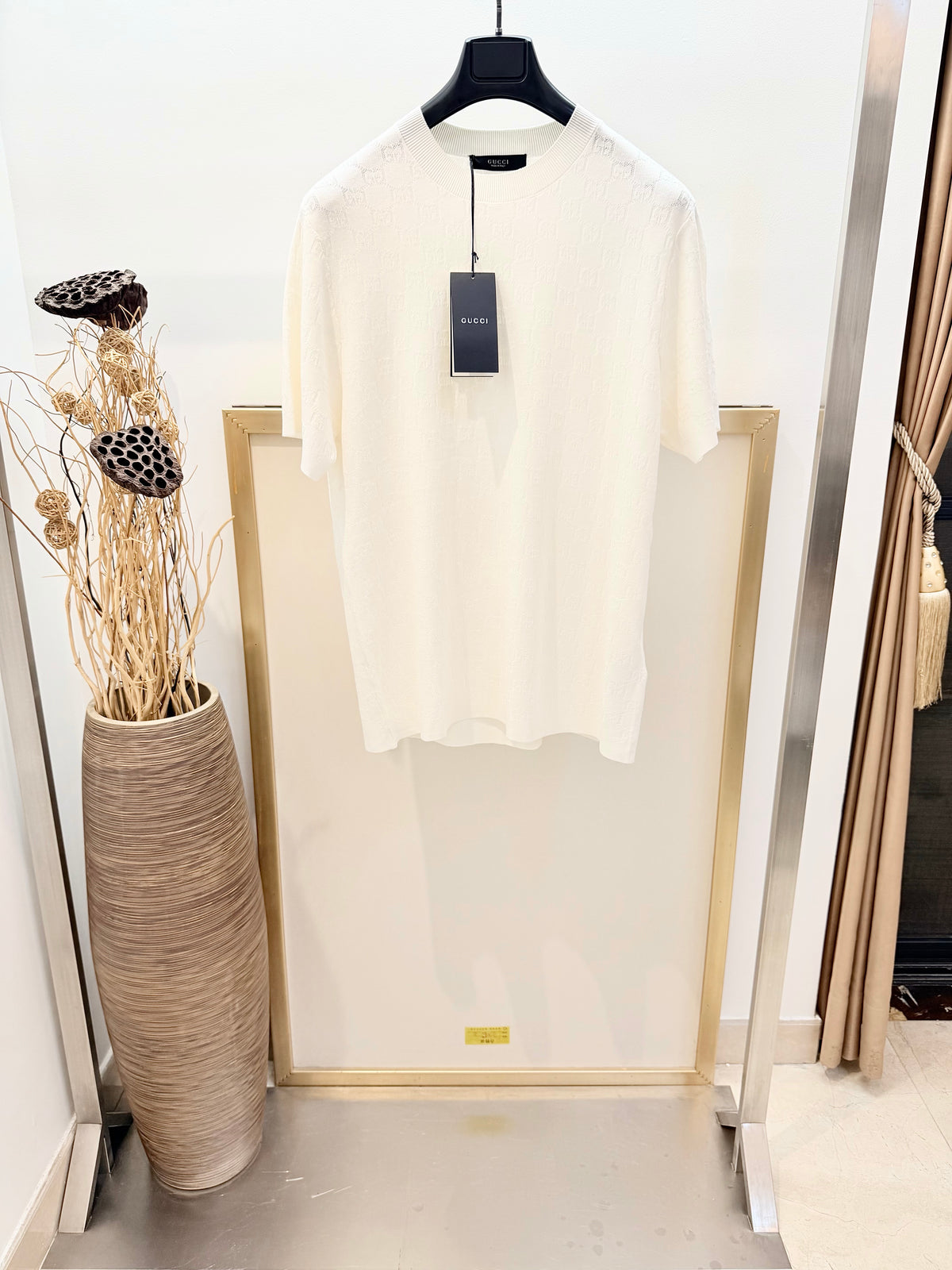 Black and White T-shirts - FashionHype.xyz