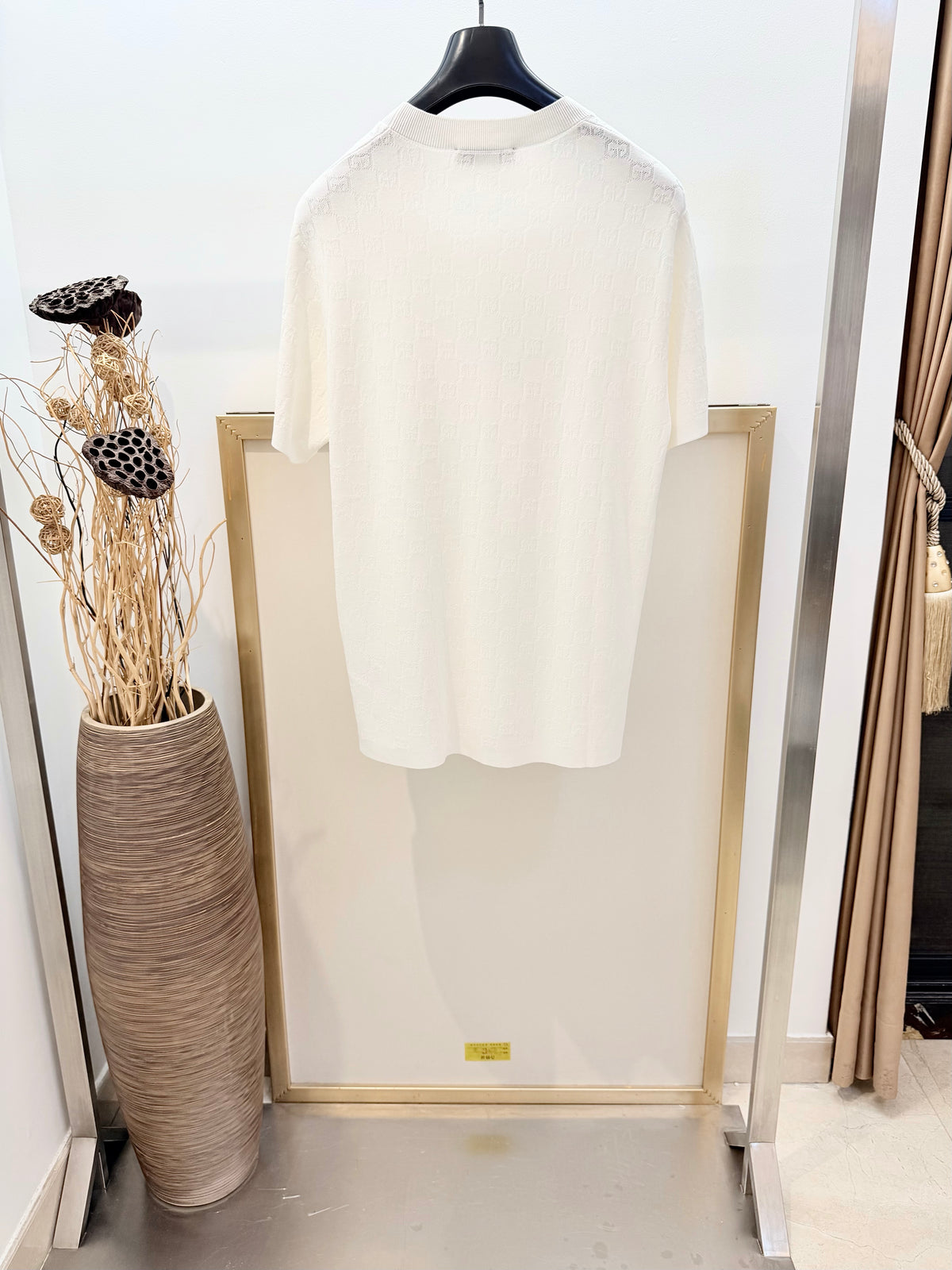 Black and White T-shirts - FashionHype.xyz