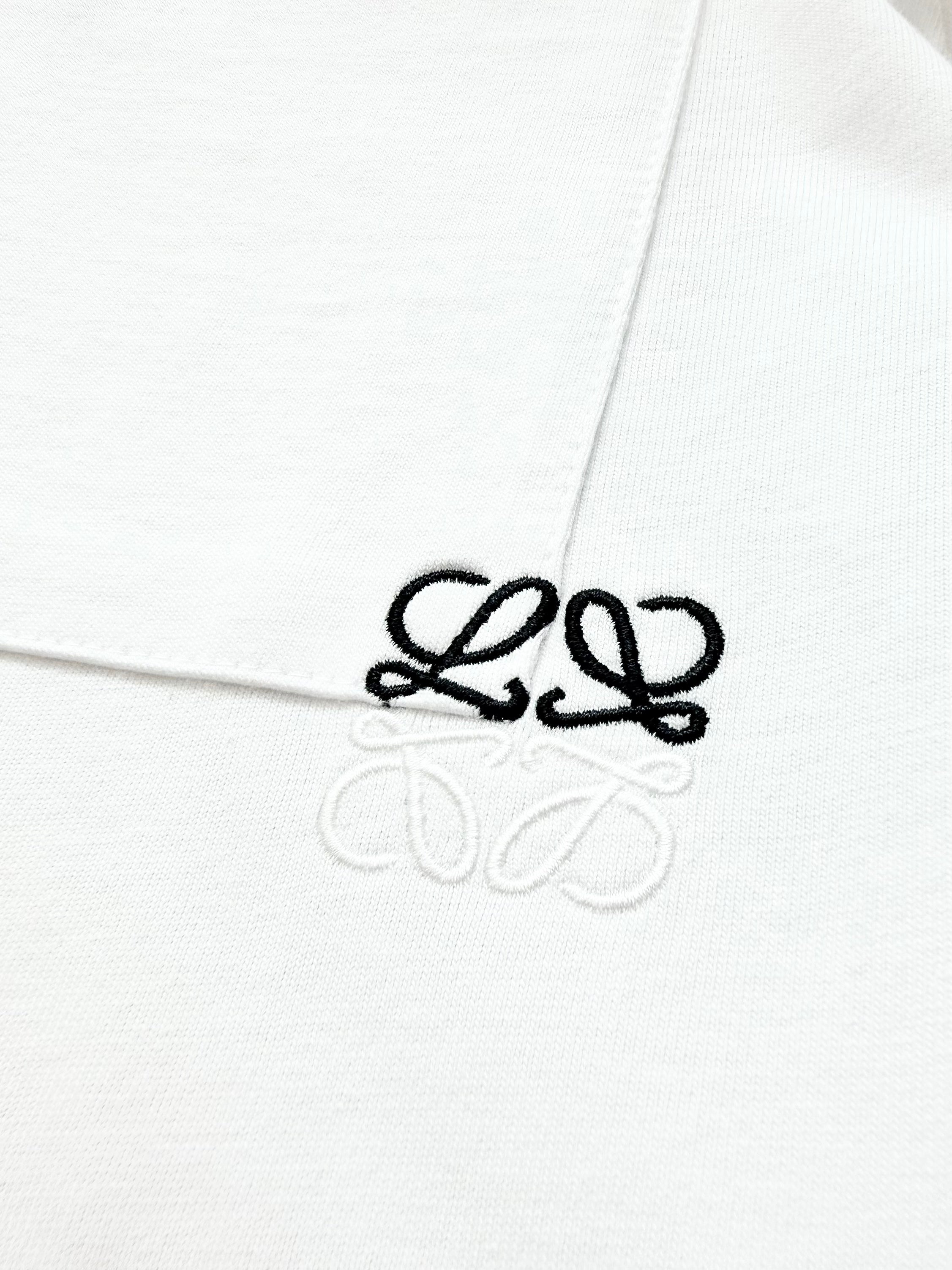 Black and White T-shirts - FashionHype.xyz