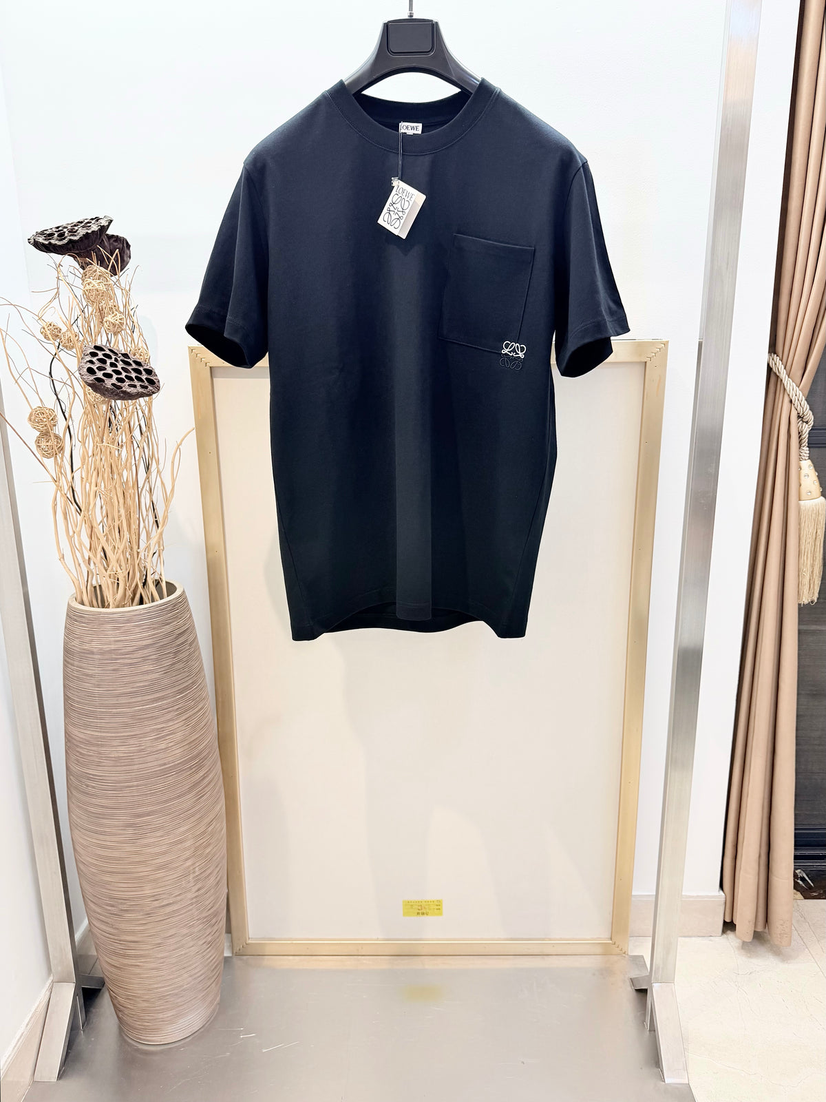Black and White T-shirts - FashionHype.xyz