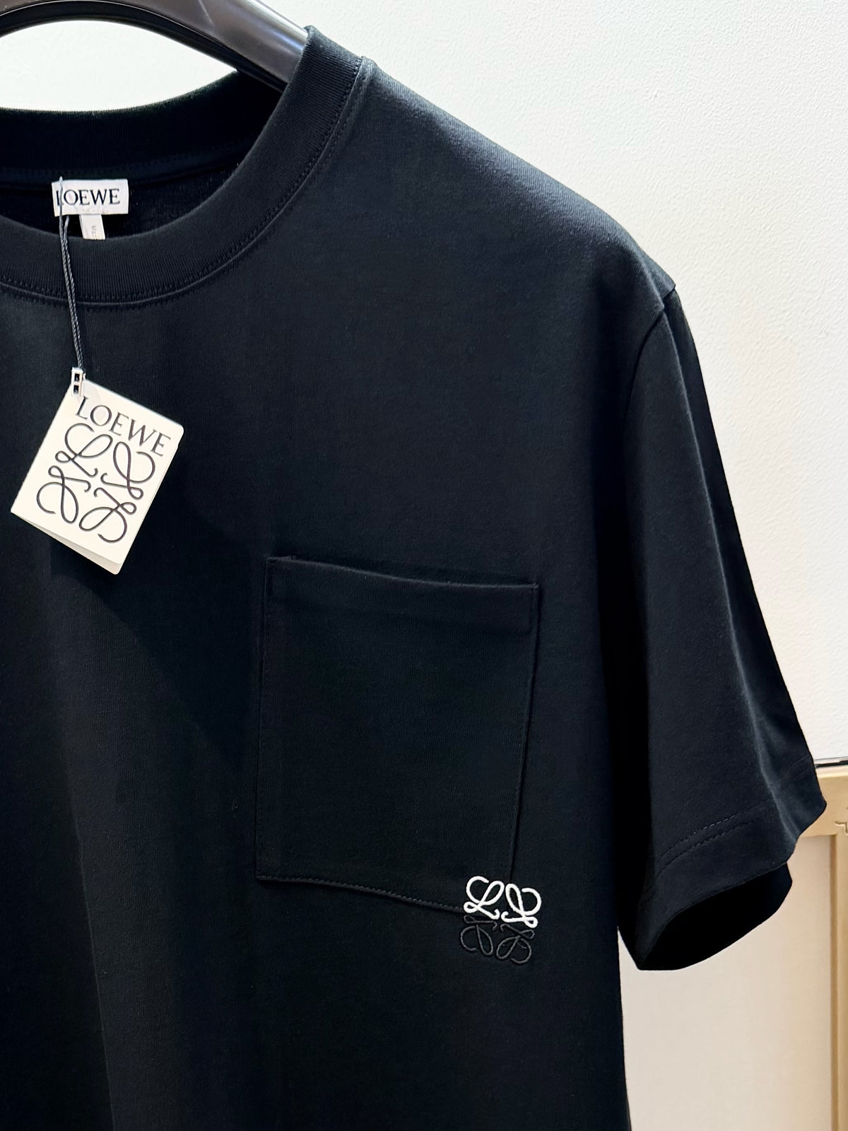 Black and White T-shirts - FashionHype.xyz