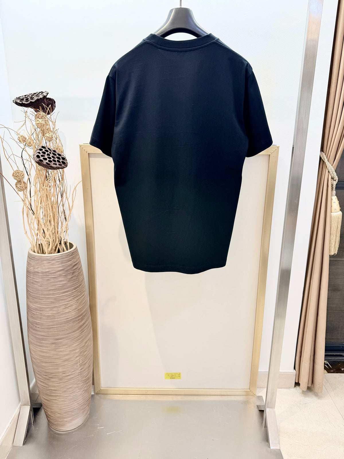 Black and White T-shirts - FashionHype.xyz