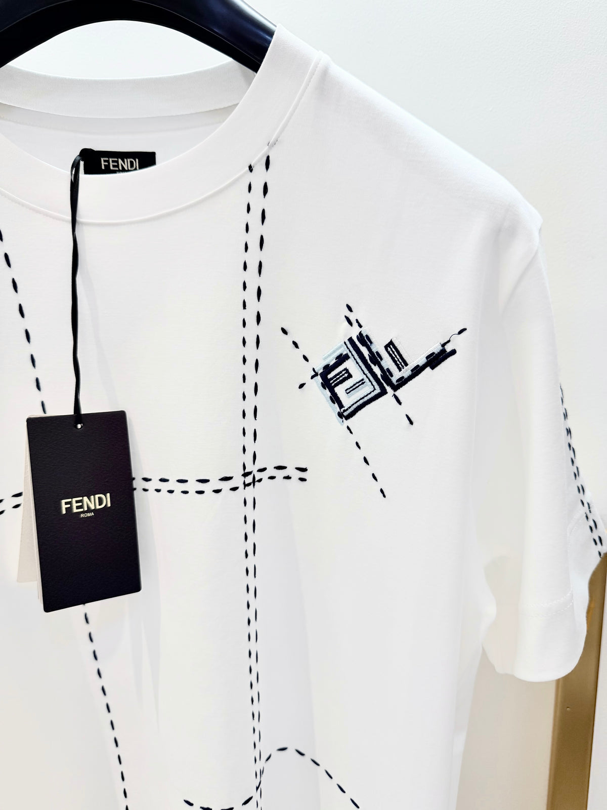 Black and White T-shirt - FashionHype.xyz