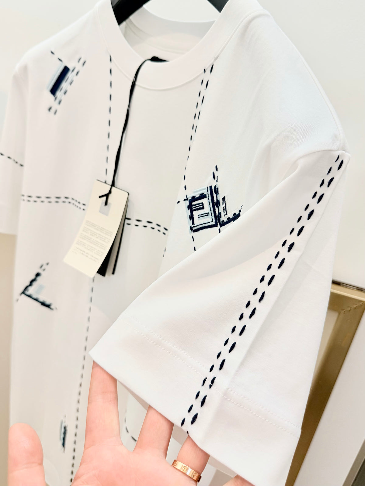 Black and White T-shirt - FashionHype.xyz