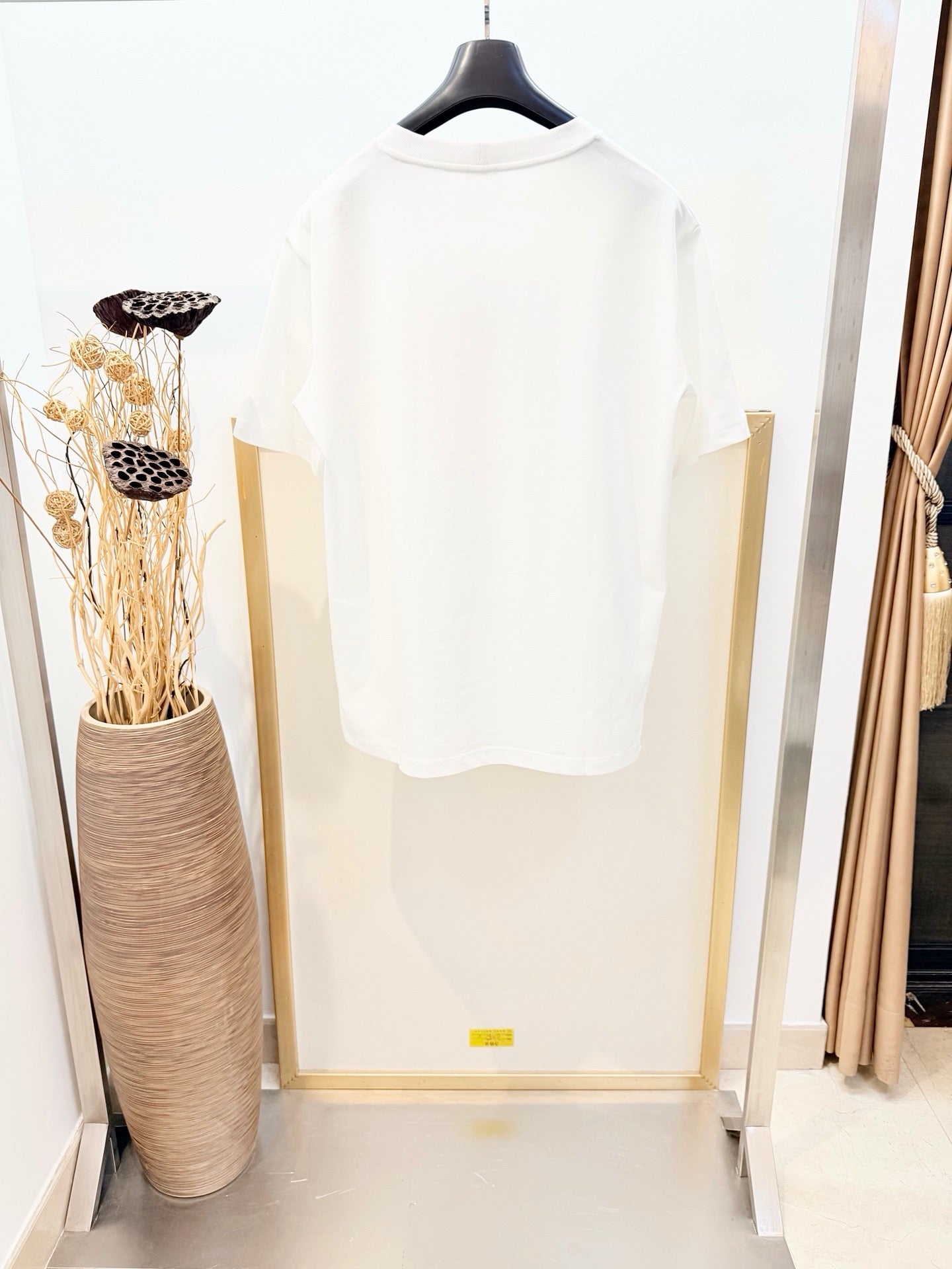 Black and White T-shirt - FashionHype.xyz