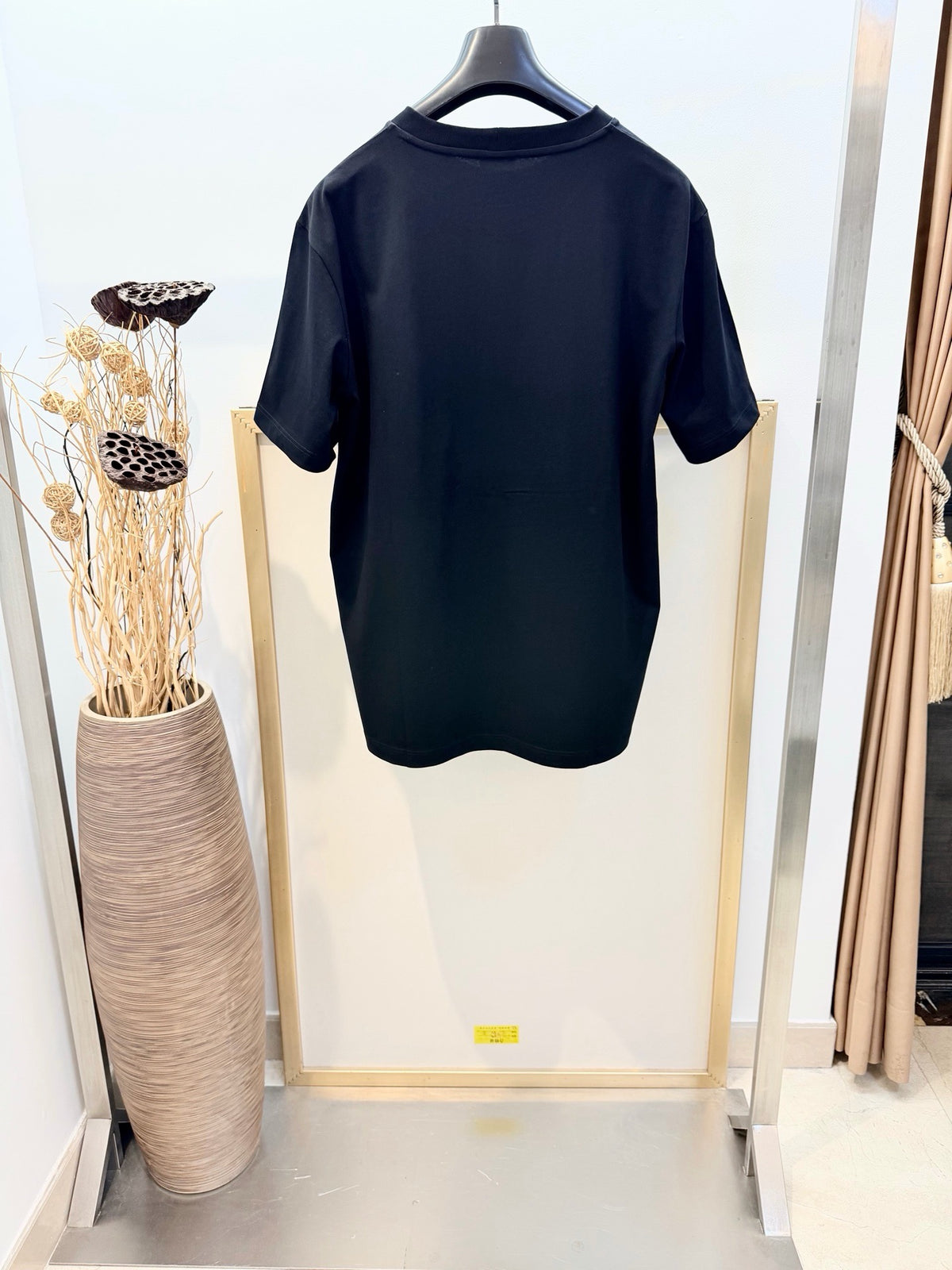 Black and White T-shirt - FashionHype.xyz