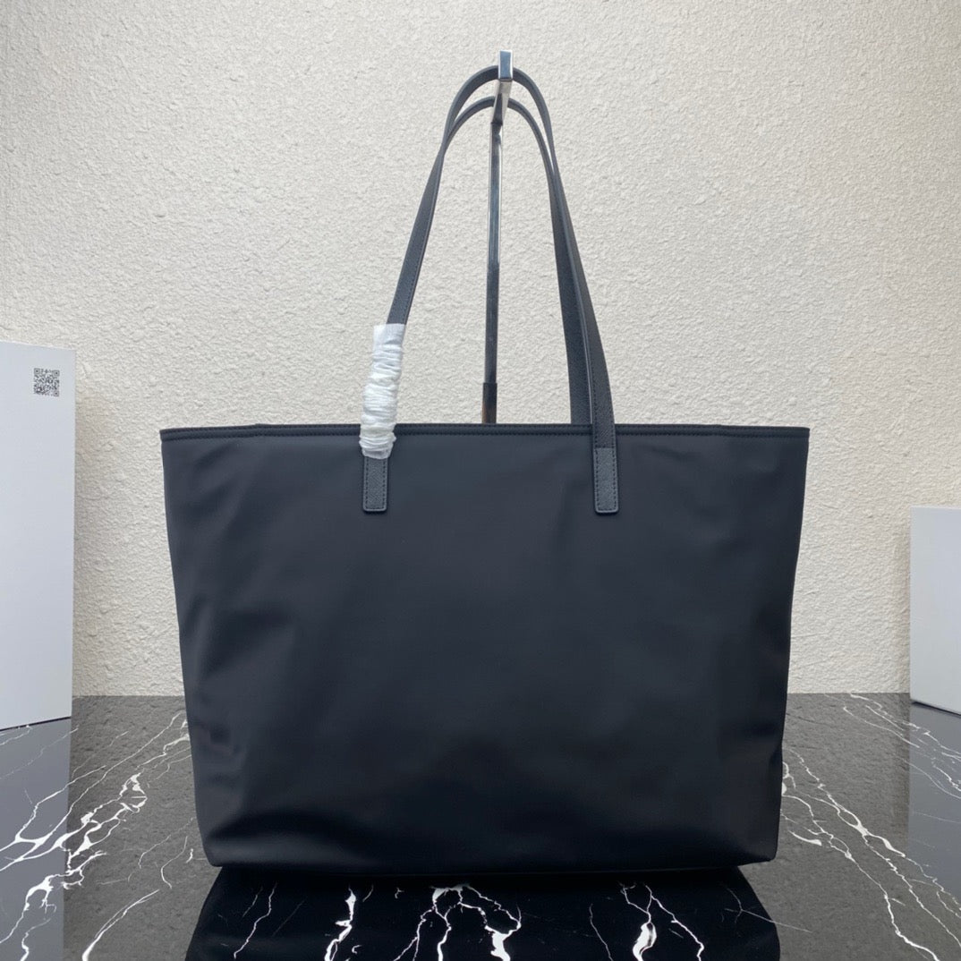Black Bag - FashionHype.xyz