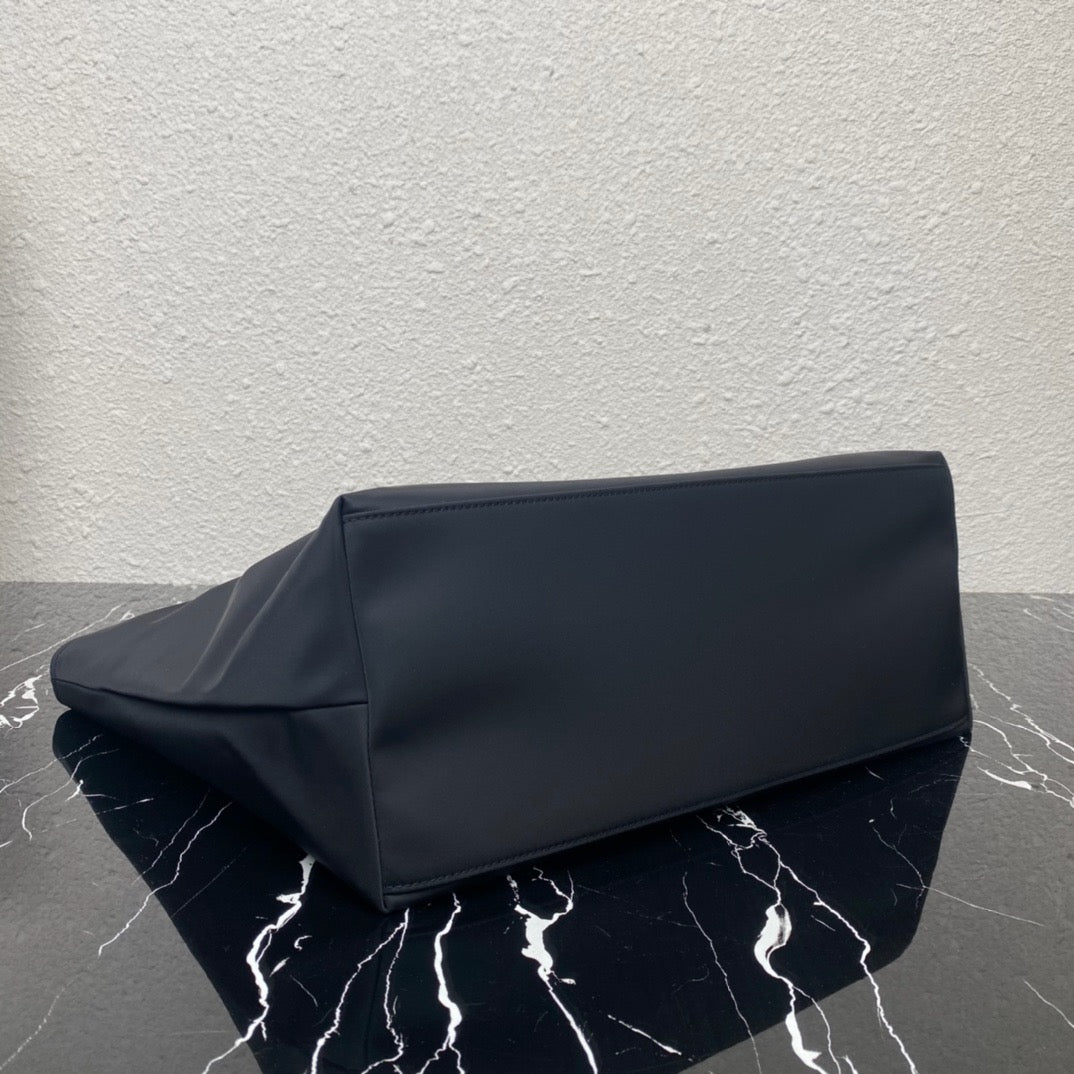 Black Bag - FashionHype.xyz