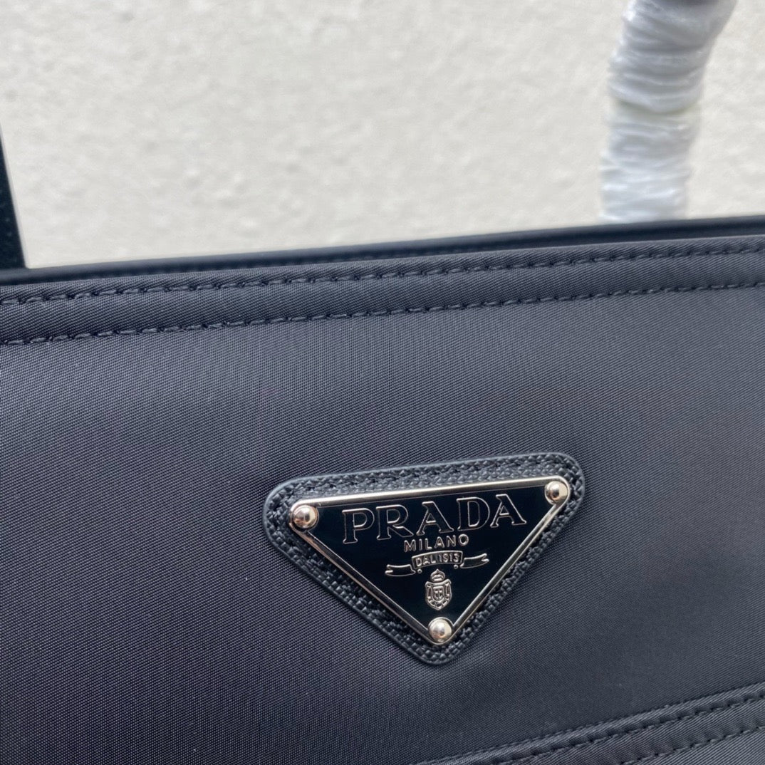 Black Bag - FashionHype.xyz