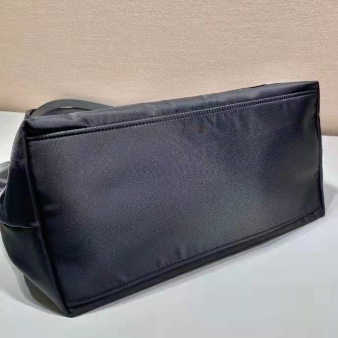 Black Bag - FashionHype.xyz