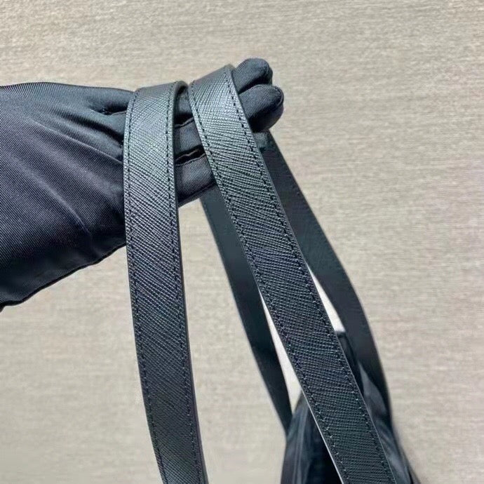 Black Bag - FashionHype.xyz
