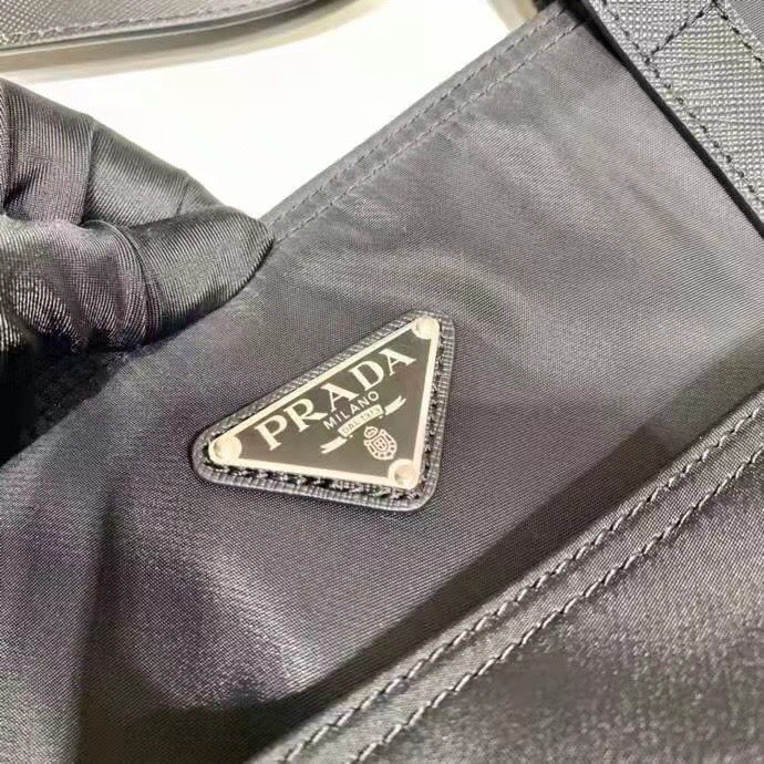 Black Bag - FashionHype.xyz