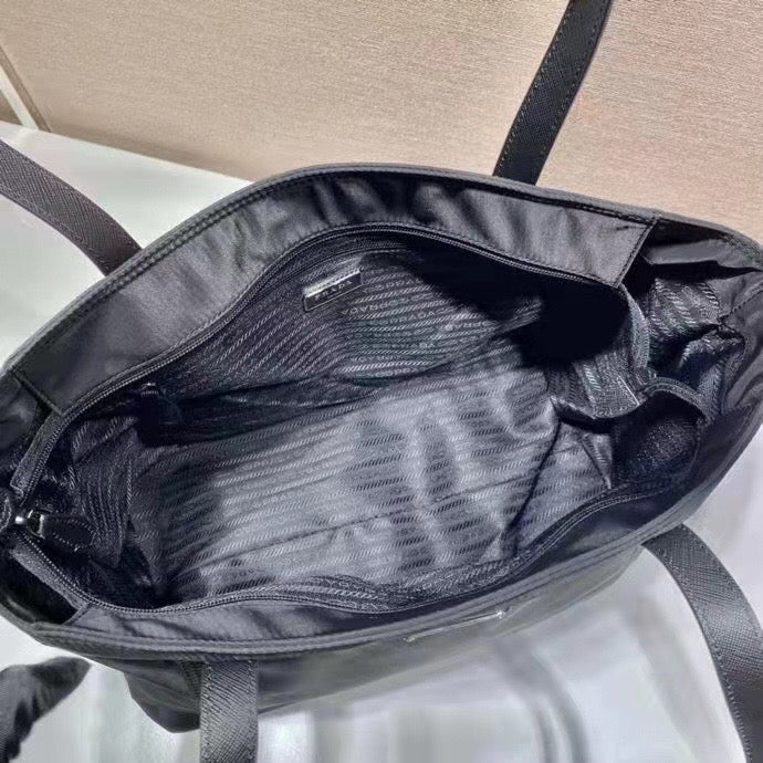 Black Bag - FashionHype.xyz