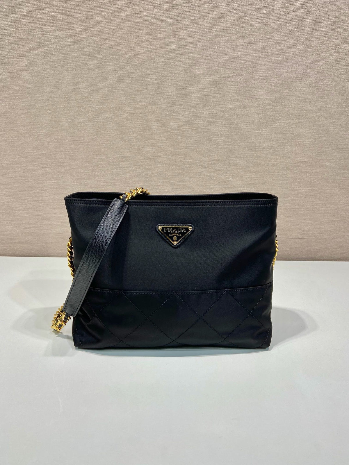 Black Bag - FashionHype.xyz