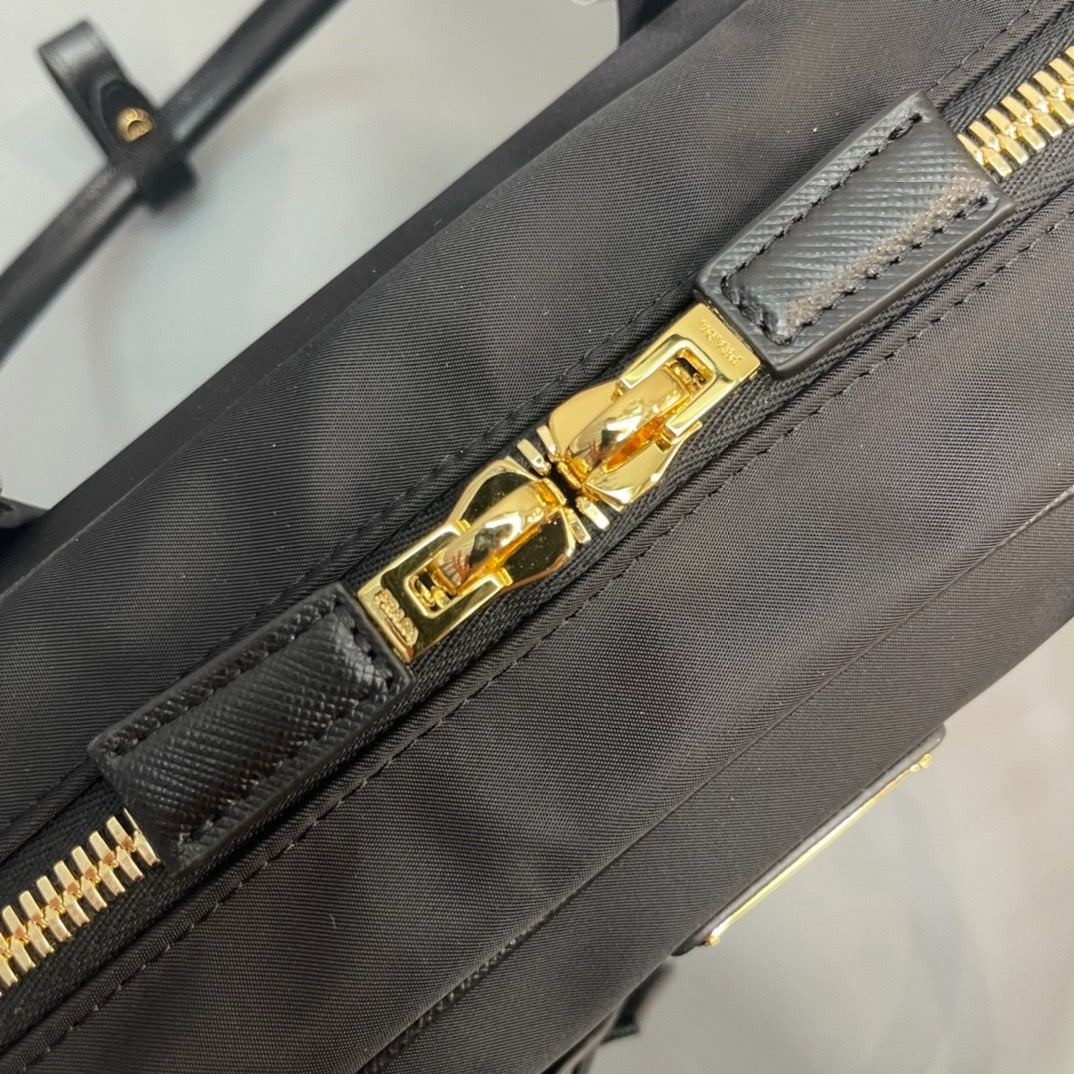 Black Bag - FashionHype.xyz