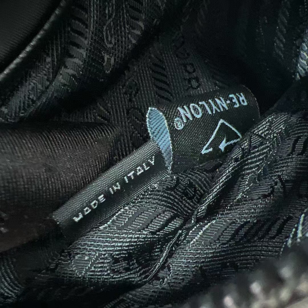 Black Bag - FashionHype.xyz